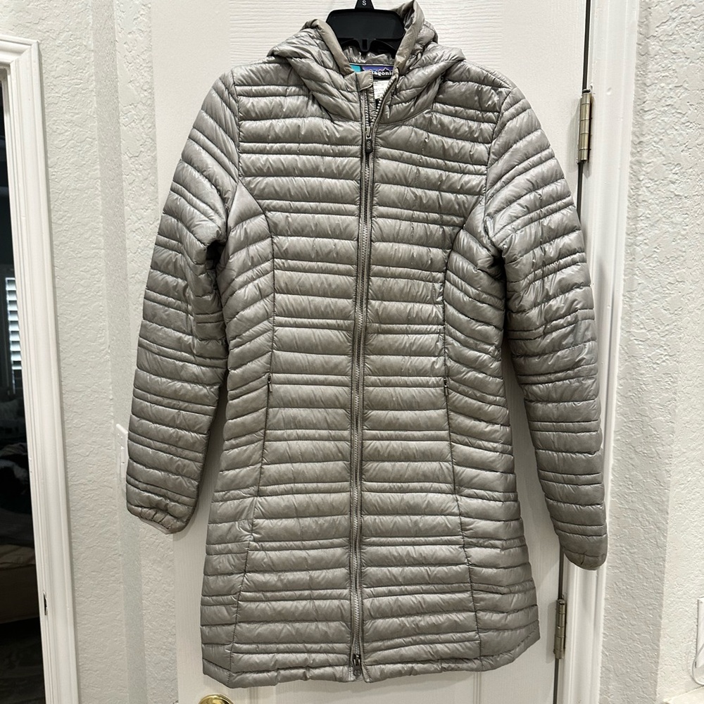 Patagonia women’s lightweight Fiona down parka grey, Medium
